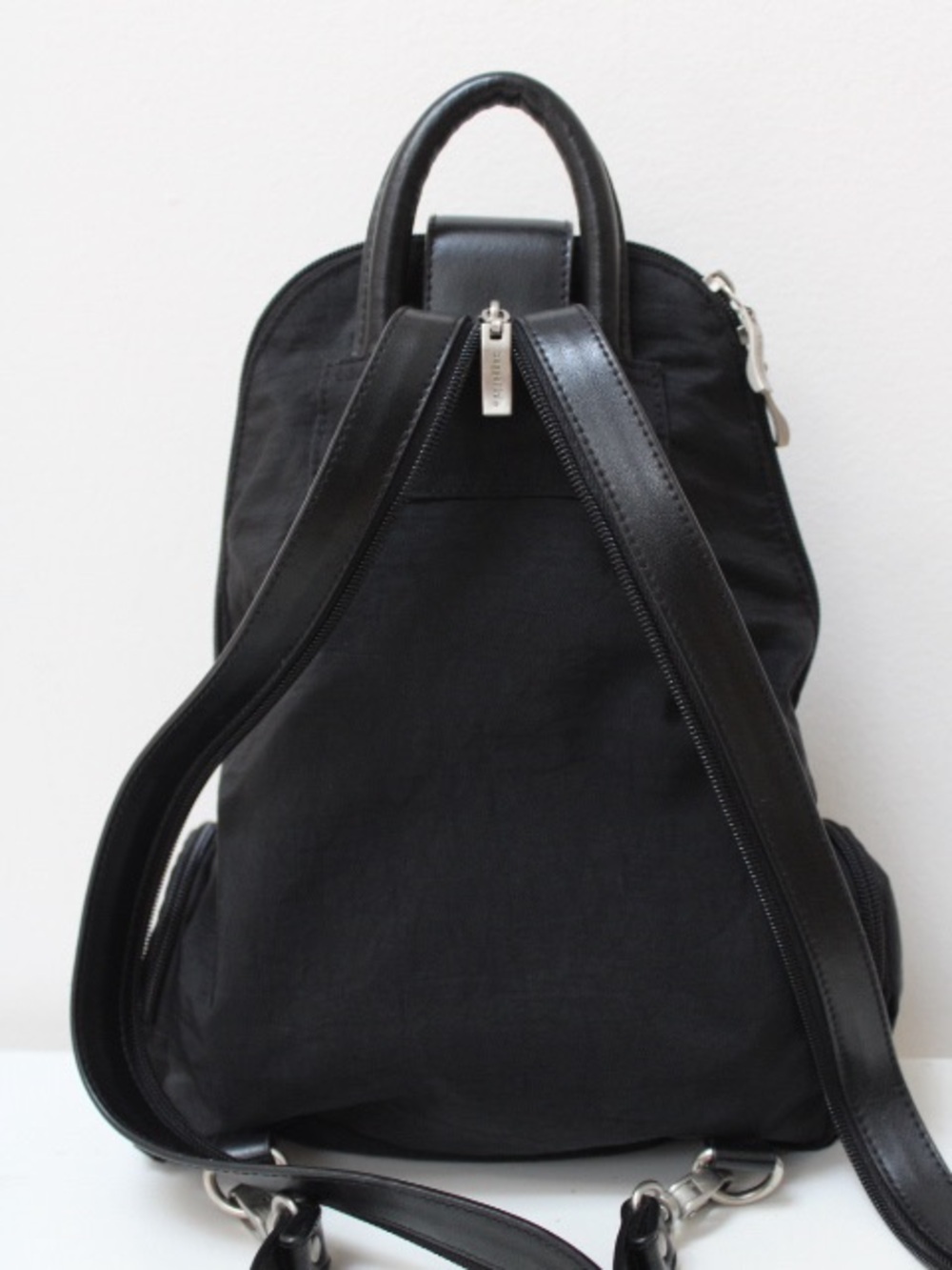 Baggallini backpack - Picture 7 of 11
